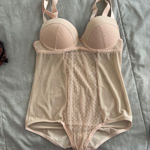 Lingerie nude color